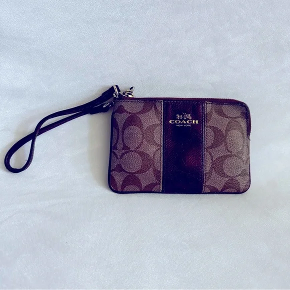 Coach Signature Leather Corner Zip Khaki Cherry Wristlet - Picture 12 of 16